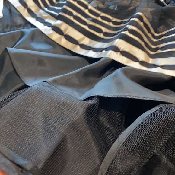 BCBGMaxAzria Formal/Cocktail/Prom Dress - Picture 5 of 6